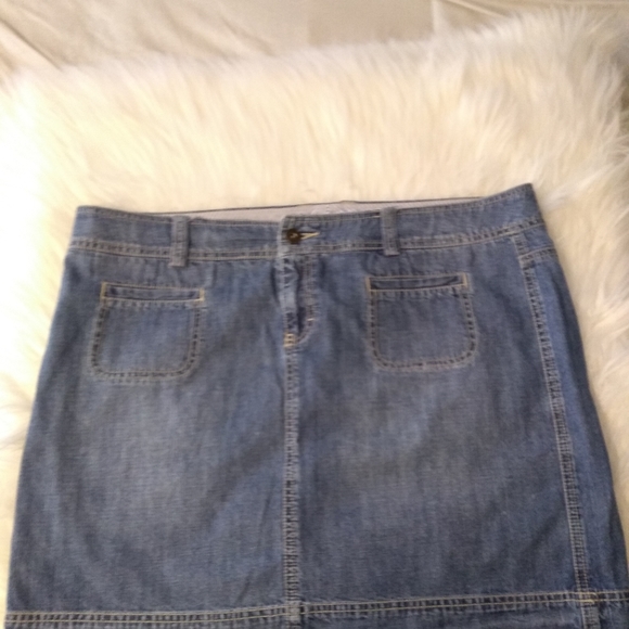 Tommy Hilfiger Dresses & Skirts - Skirt like new size 14